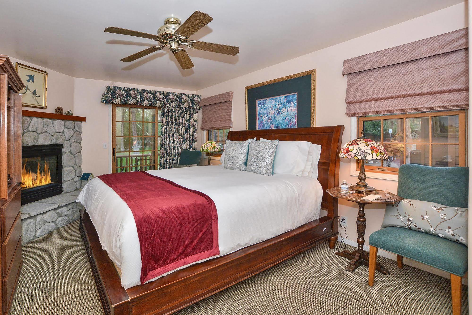 Alpenhorn Bed And Breakfast Big Bear Lake Exterior photo