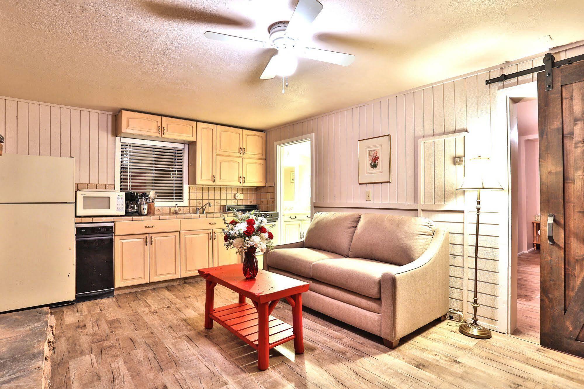 Alpenhorn Bed And Breakfast Big Bear Lake Exterior photo
