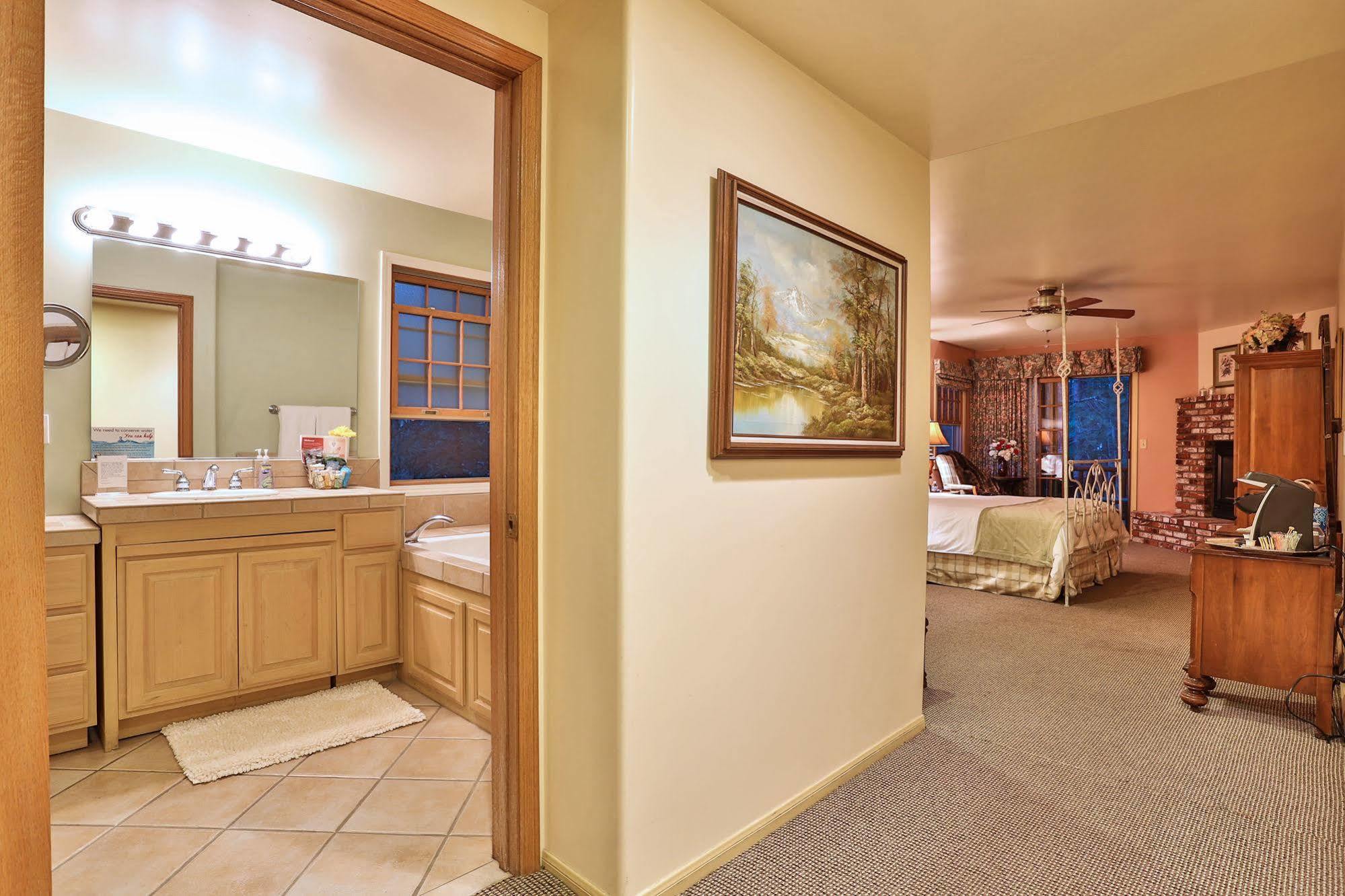 Alpenhorn Bed And Breakfast Big Bear Lake Exterior photo