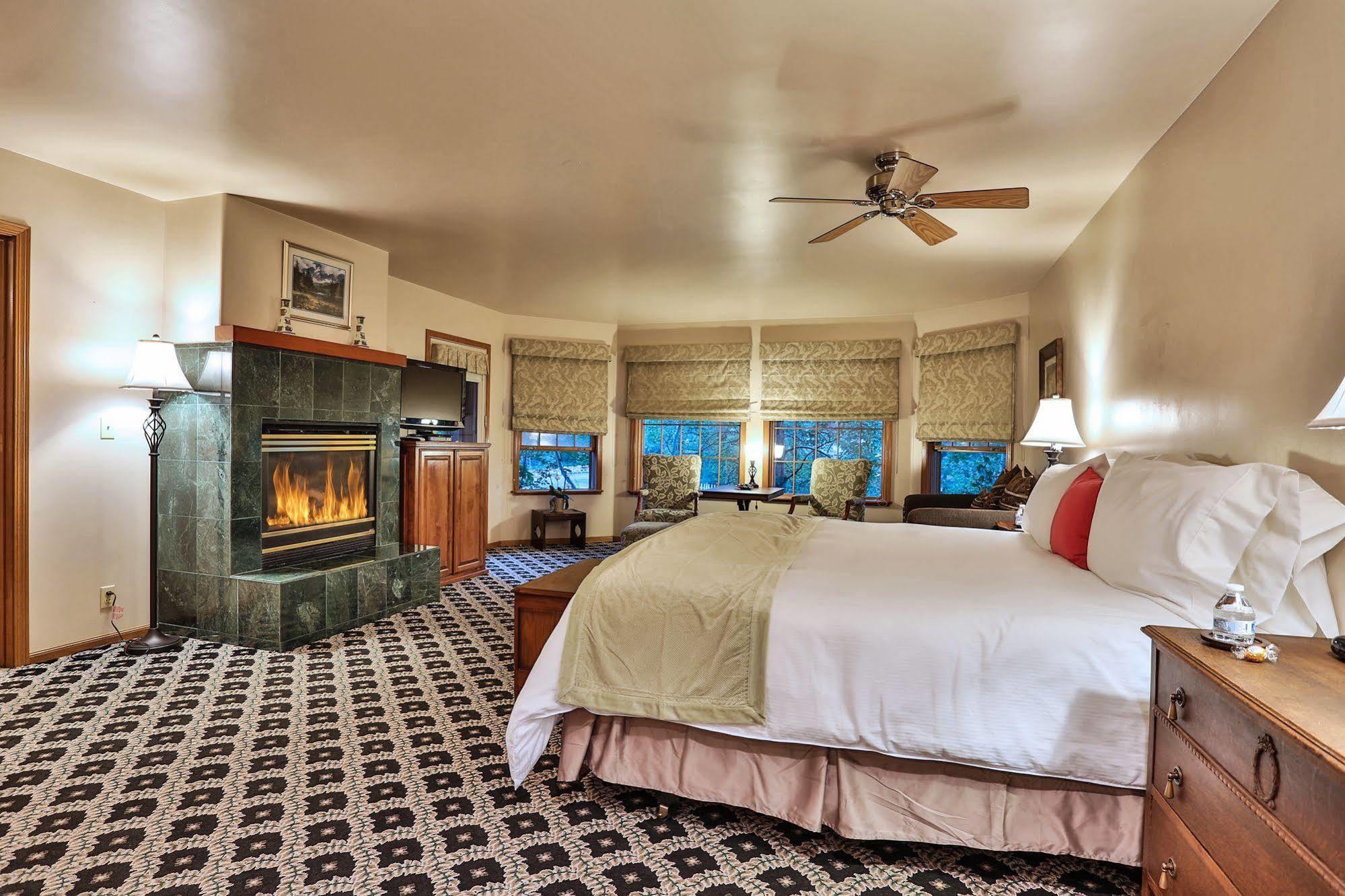 Alpenhorn Bed And Breakfast Big Bear Lake Exterior photo